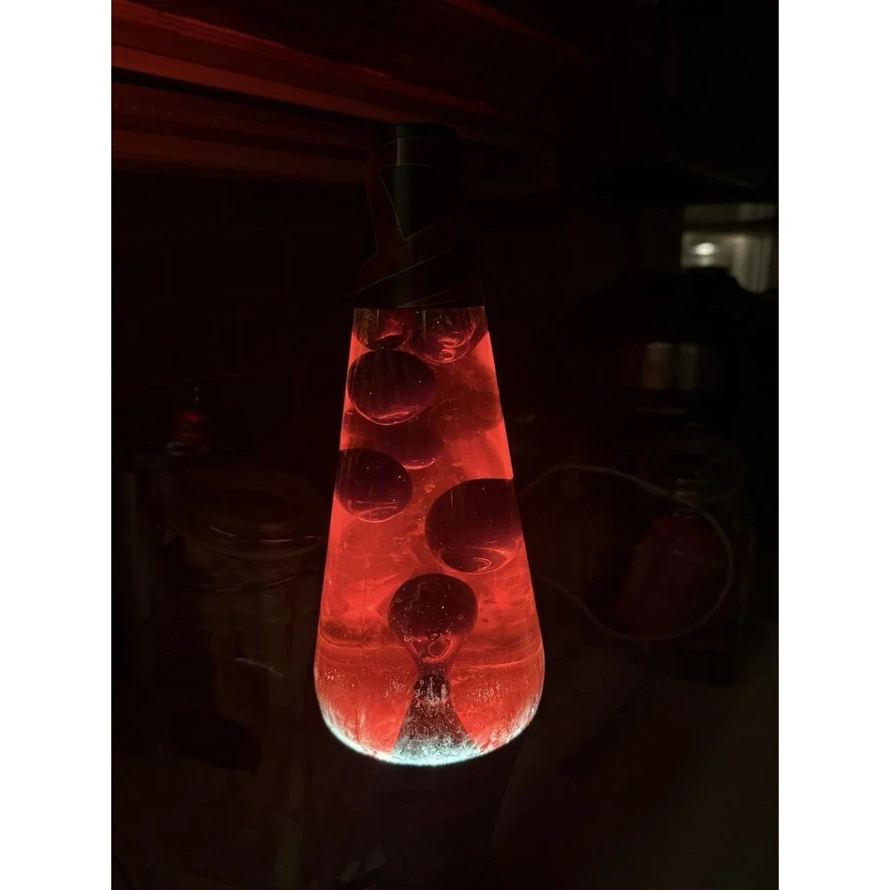 VTG Spencer's Schylling Tribal Red Black The LAVA Lamp 4518 Purple Wax Red Liq